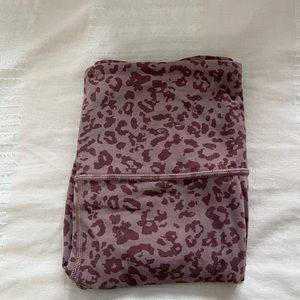 Athleta ultra high rise elation rights. Size small petite. 25inseam.